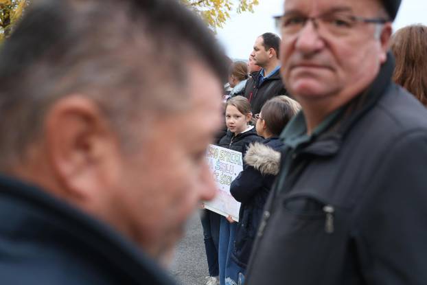 Zagreb: Roditelji OŠ Dragonožec organizirali novi mirni prosvjed