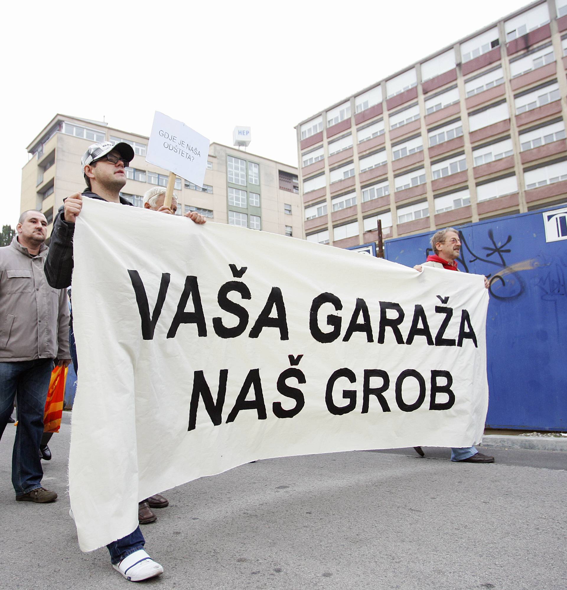 I danas žive u paklu:  Izgubili su zdravlje i dom, a odštete nema