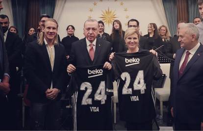 Evo Vide s poklonima: Domo je Kolindi i Erdoganu dao dresove