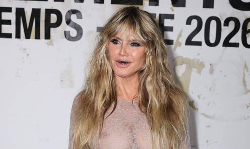 FOTO Nije za one slabog srca: Heidi Klum gotovo potpuno gola stigla na modnu reviju u Parizu
