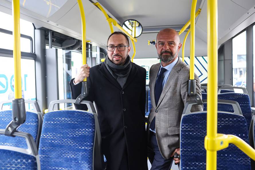 Tomaševi? i ZET predstavili nove niskopodne autobuse na elektri?ni pogon