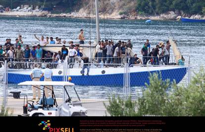 Obalna straža u Italiji spasila je 120 imigranata pokraj Sicilije