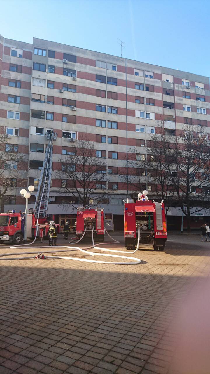 Vatrogasci u Zagrebu gasili požar koji je planuo u kuhinji