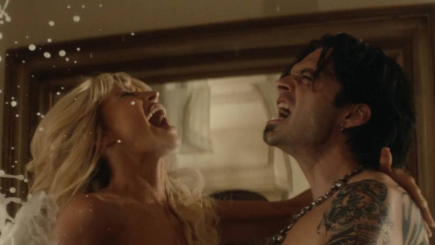 Pamelu Anderson serija o njoj i bivšem mužu bacila u depresiju: 'Zgrabio me i polizao za lice...'