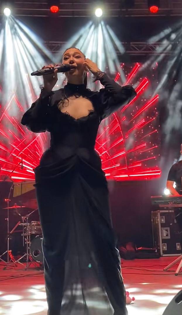 FOTO Novi izgled Sanje Vučić uzdrmao društvene mreže: 'Da, udebljala sam se. Bolesna sam'