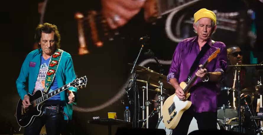 Ni korona mu ne može ništa: Pogledajte kako Mick Jagger rastura na pozornici u Milanu