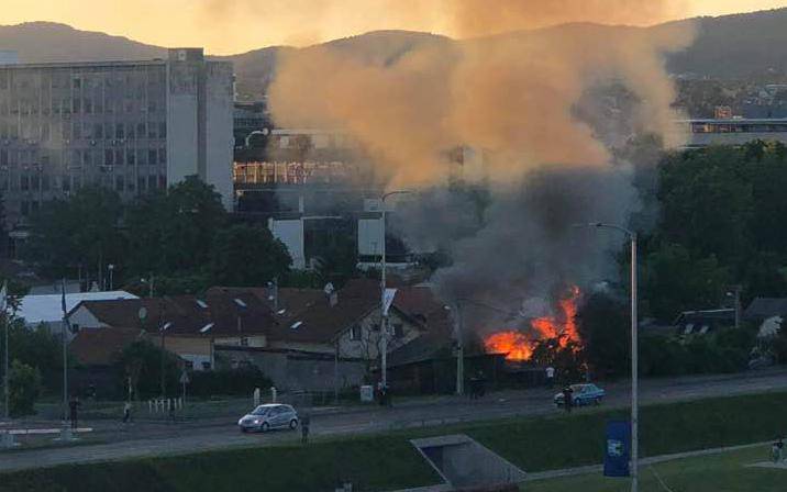 Požar u baraci kod zgrade NSK u Zagrebu: 'Buknulo je za tren'