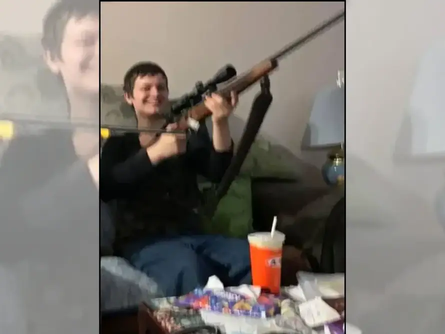 Objavili fotografije ubojice s puškom, među žrtvama i majka. Bio je poznat policiji od ranije...