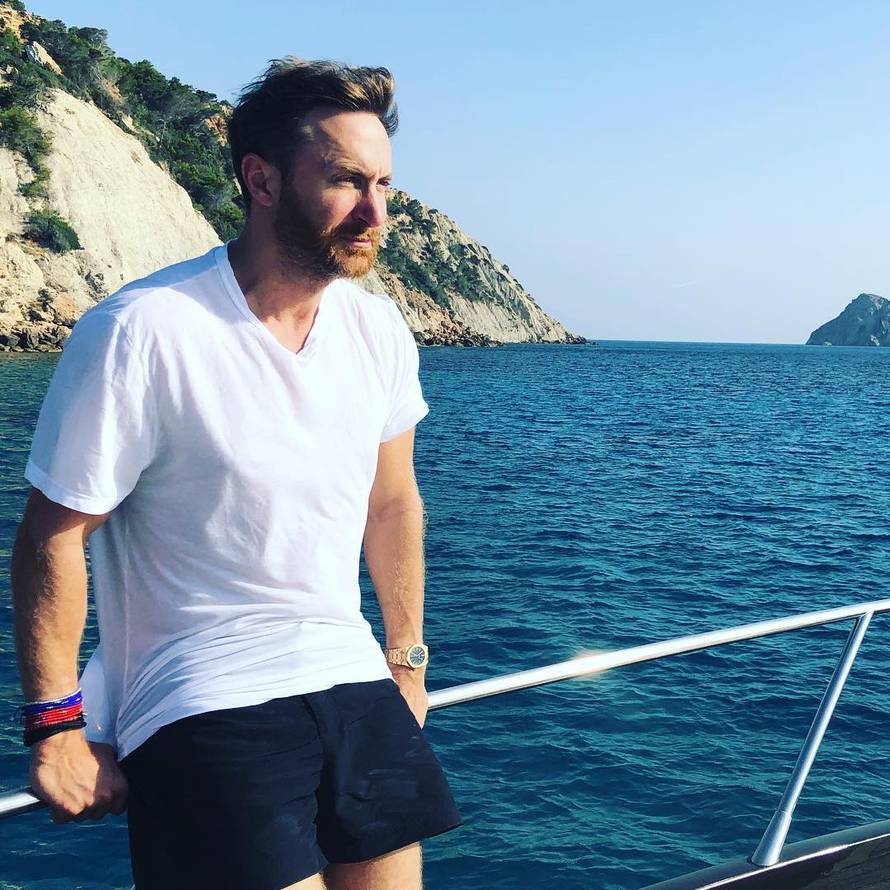 Zaigrao se: David Guetta suzio struk i 'slučajno' iskrivio policu