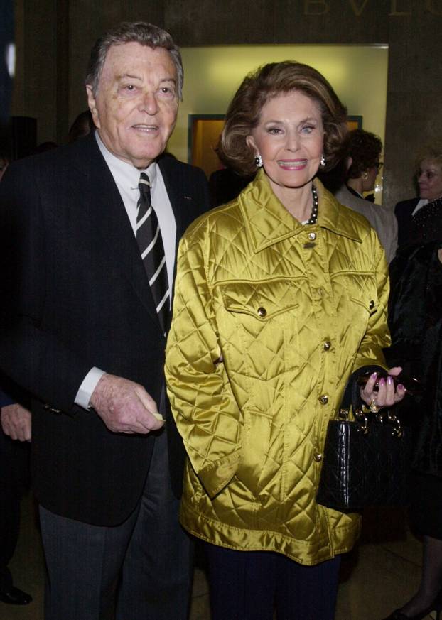 FILE PHOTO: VIC DAMONE AND CYD CHARISSE ARRIVE AT TRIBUTE TO CAROL BURNETT.