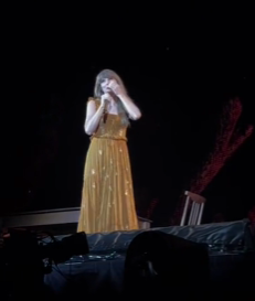 Snimka slavne pjevačice skupila stotine tisuća pregleda: 'Upala joj je u usta pa ju je progutala'