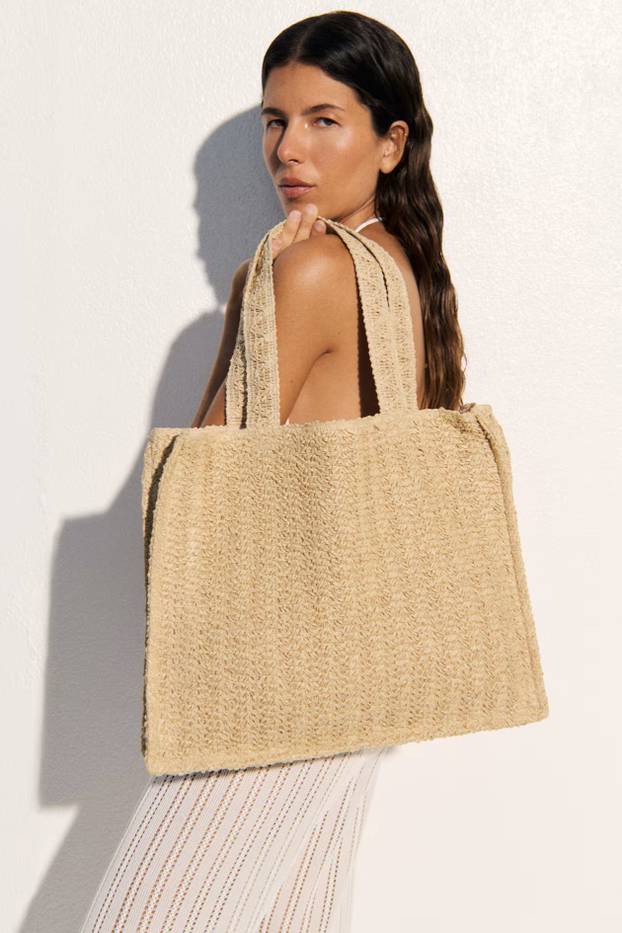 Najbolje velike torbe, torbe za plažu i cekeri u ponudi dućana