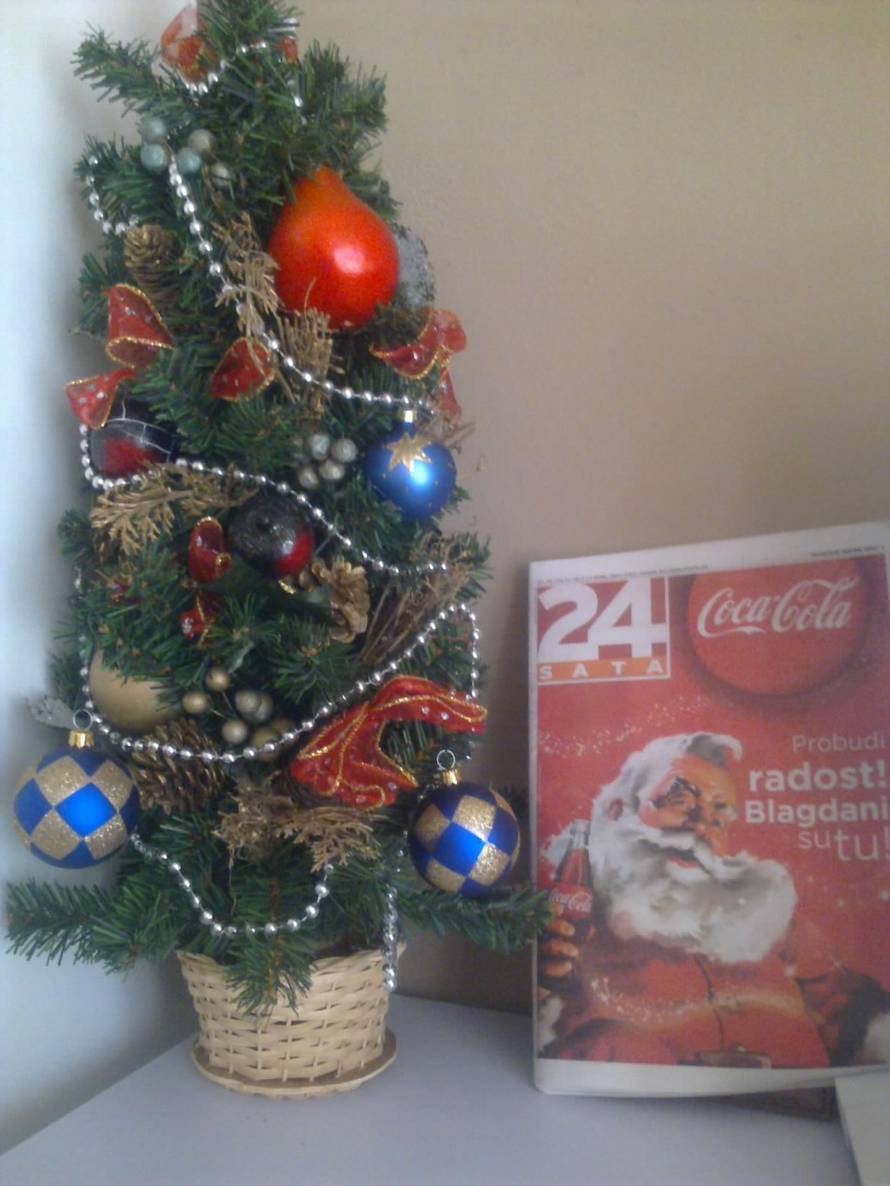 Šaljite fotografije božićnih jelki i osvojite vrijednu nagradu...