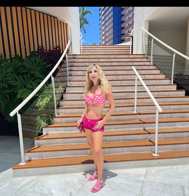 FOTO 'Bila sam muškobanjasta, ali uložila sam u izgled i sada sam savršena poput Barbie!'