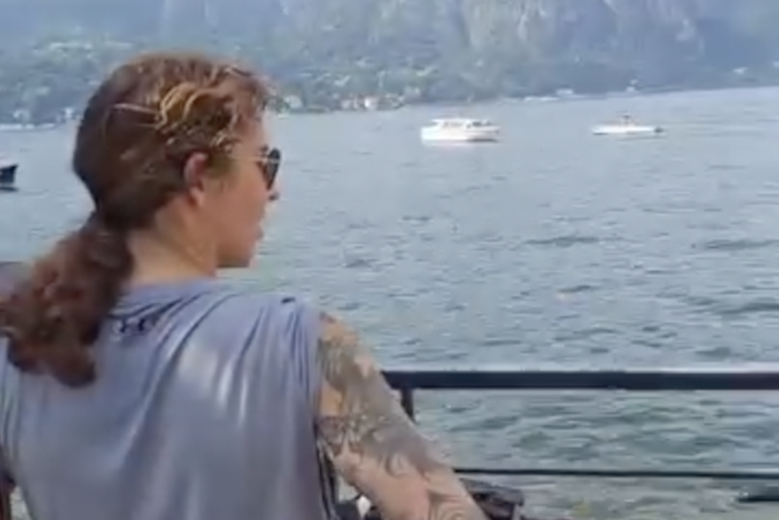 Dvije prijateljice iz Nina, Petra i Martina, bicikliranjem kroz Europu otkrivaju snagu prijateljstva i lije&ccaron;e rane iz pro&scaron;losti