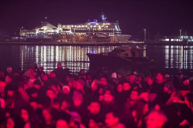 Željko Bebek i Baby Lasagna uvelu su Split u Novu 2026. godinu uz vatromet i dronove