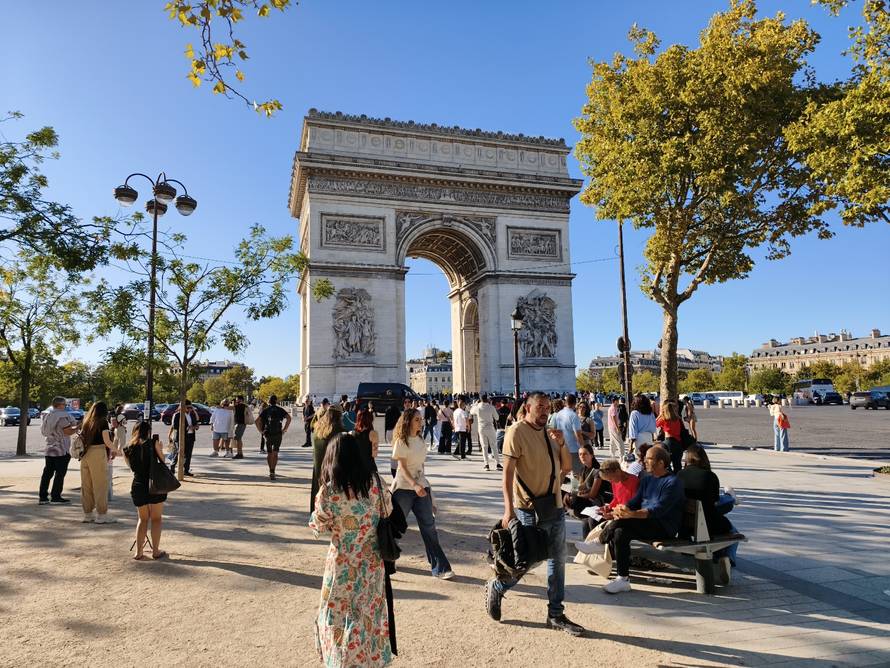 Isprobali smo Xiaomi 15T Pro: Uz moćni zum, radi kao walkie talkie. Ovo su prvi dojmovi