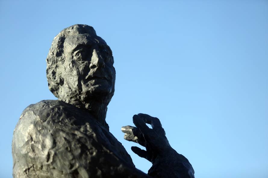 Knin: Spomenik prvom hrvatskom predsjedniku Franji TuÄmanu