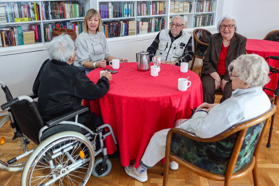 24 SATA Zagreb: Stogodišnjaci u Domu za starije osobe Trnje