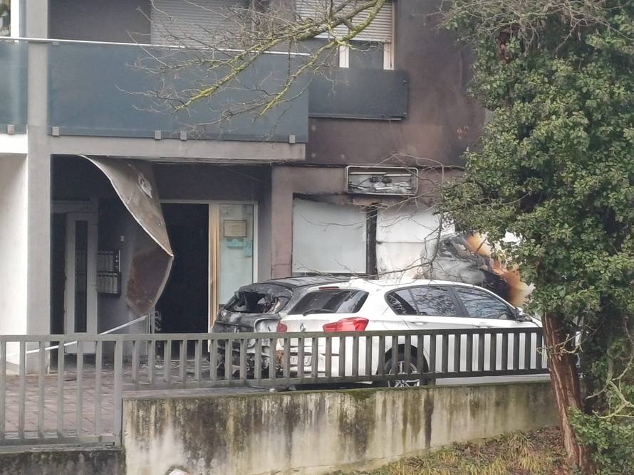 Buktinja u Zagrebu. Usred noći na Črnomercu gorjela dva auta, pucala stakla: 'Izvan sebe smo'