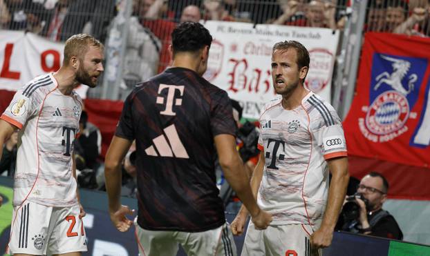DFB Cup - Wehen Wiesbaden v Bayern Munich
