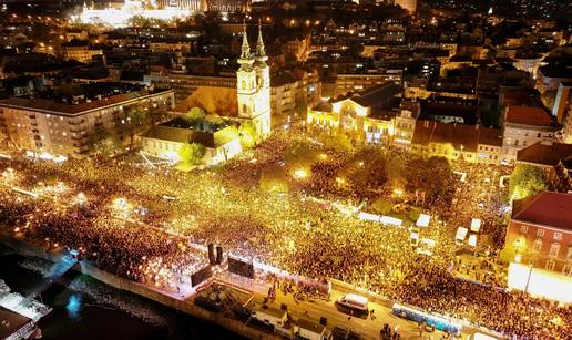 FOTO Suze, smijeh i prepune ulice: Evo kako su Ma&dstrok;ari slavili Magyara i veliki Orbanov poraz