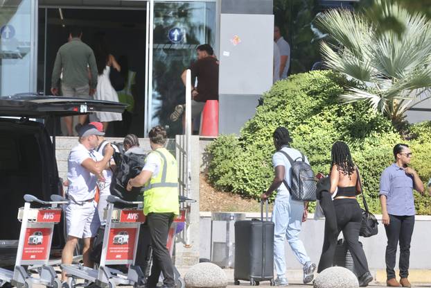 EKSKLUZIVNO Trogir: Nakon četverodnevnog krstarenja Jadranom Jeff Bezos i Lauren Sanchez napustili Hrvatsku