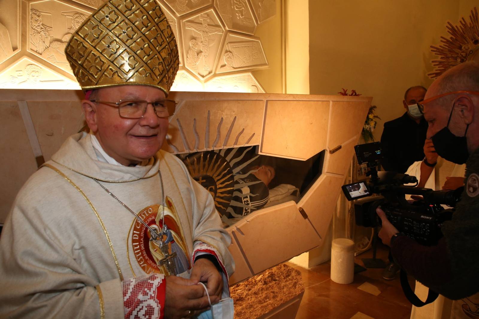 Bishop Domenico Sorrentino during Eucharistic celebration