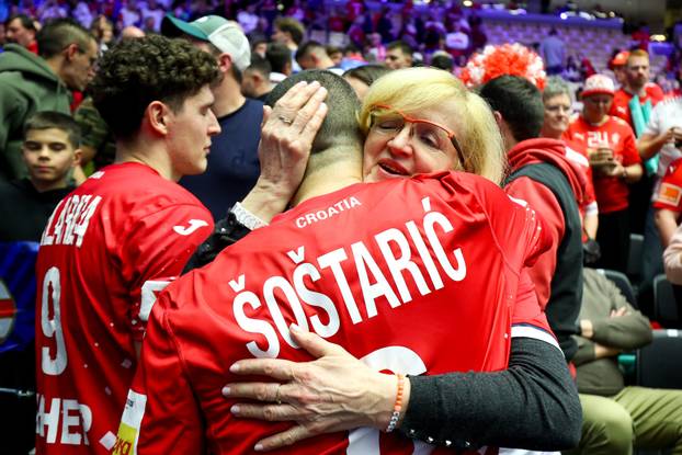 Herning: Utjehu nakon izgubljene utakmice protiv Njemačke rukometaši potražili u zagrljaju svojih obitelji