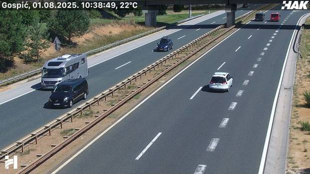 FOTO Kreće udarni vikend, kod Lučkog se zagužvalo: Kolone su prema moru, vozi se usporeno