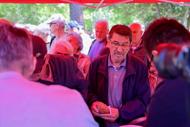 Zadar: Zadarski SDP tradicionalno obilježio Međunarodni praznik rada uz podjelu graha i pića te druženje i glazbu