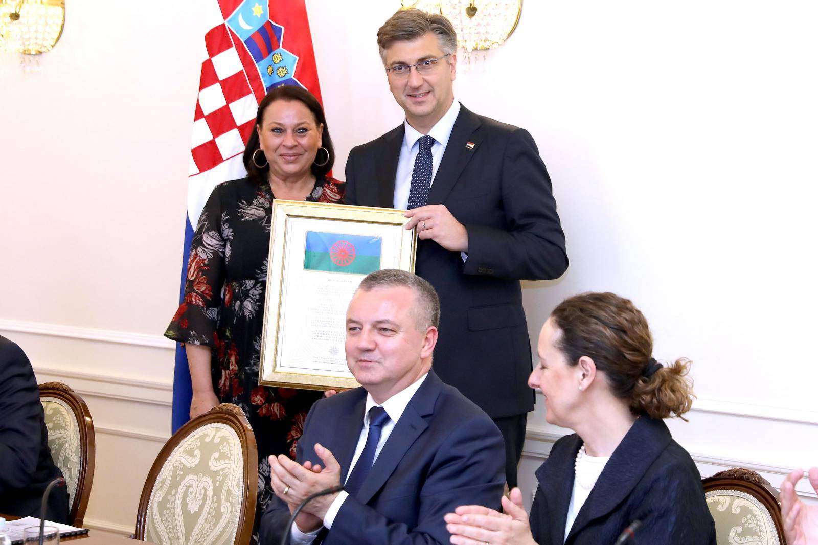 Zagreb: Premijer PlenkoviÄ Primio Veljka Kajtazija i predstavnike Roma