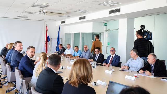 Zagreb: Sastanak pregovaračkih odbora Vlade RH i predstavnika sindikata