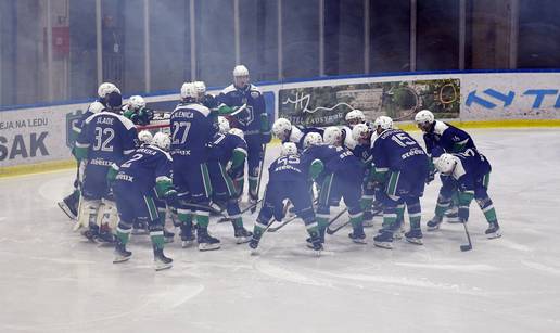 Sjajni hokejaši Siska drugom 'petardom' u nizu došli na prvo mjesto Alpske hokejaške lige