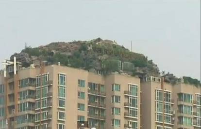 Na vrhu nebodera u Pekingu sagradio brdo s vilom na vrhu