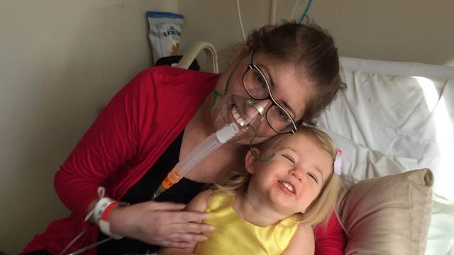 Nevjerojatno: Mlada majka je šest dana preživjela bez pluća