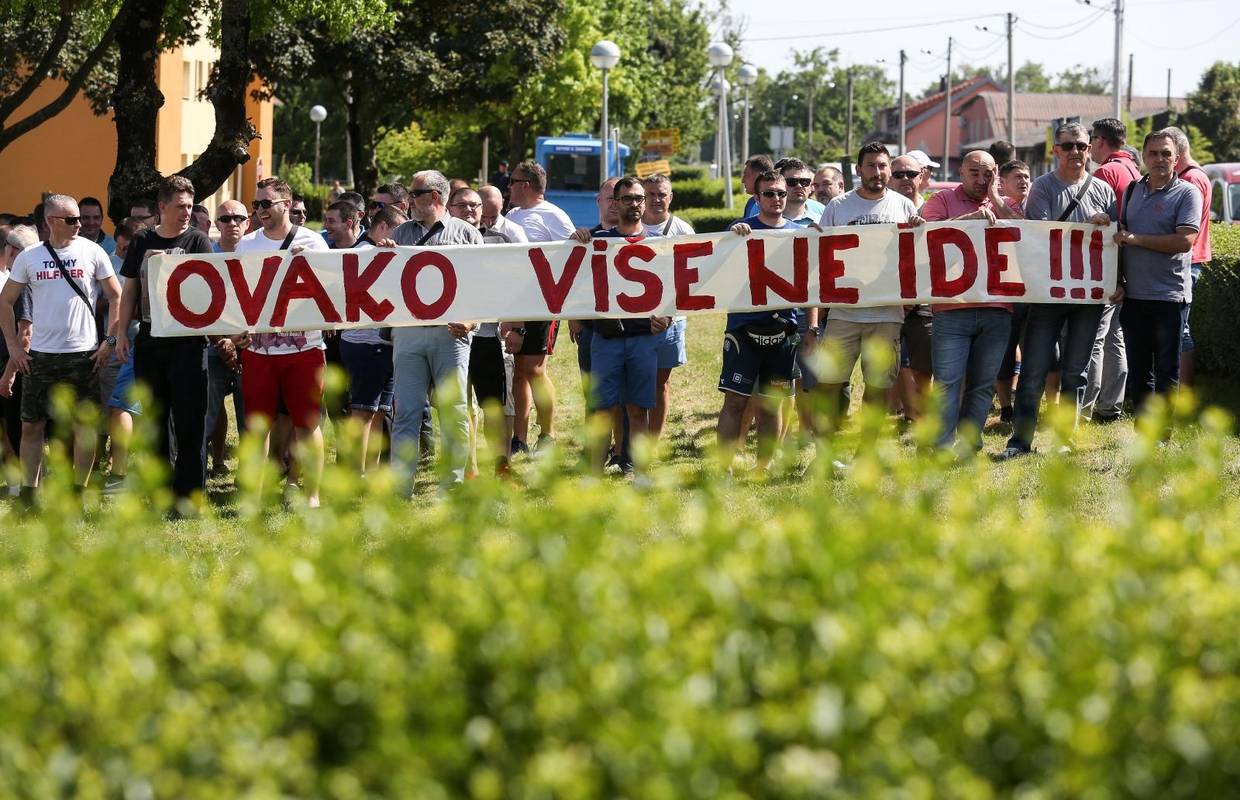 Policija: 'Ako nas ministar ne primi, ići ćemo na Markov trg'