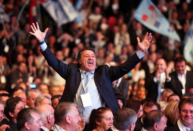 ARHIVA - 2013. Zagreb: Zdravka Mami?a ponijele emocije nastupom tambura&scaron;a na Saboru HDZ-a