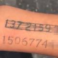 Sinu (17) je na ruku tetovirala svoj broj mobitela: 'Često bježi'
