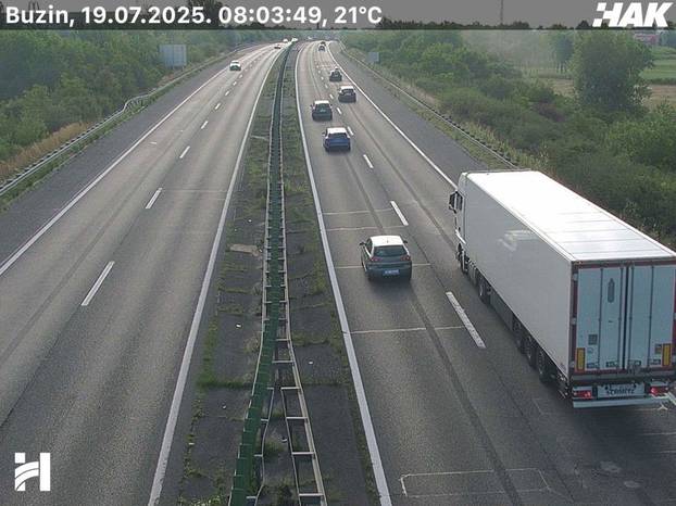 Pogledajte snimke s kamera: Gužve od jutra, na Lučkom čak 8 kilometara, na Trakošćanu 6 km