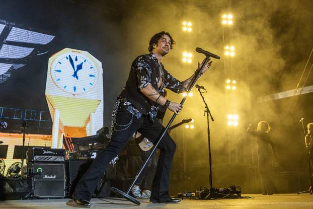 Pula: Parni valjak održao koncert u prepunoj Areni 