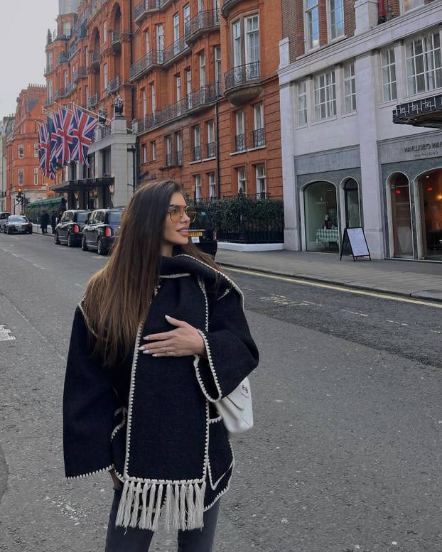 FOTO Koga ljubi Petković? Bila je to ljubav na prvi intervju, Iva ga je zavela pred kamerama