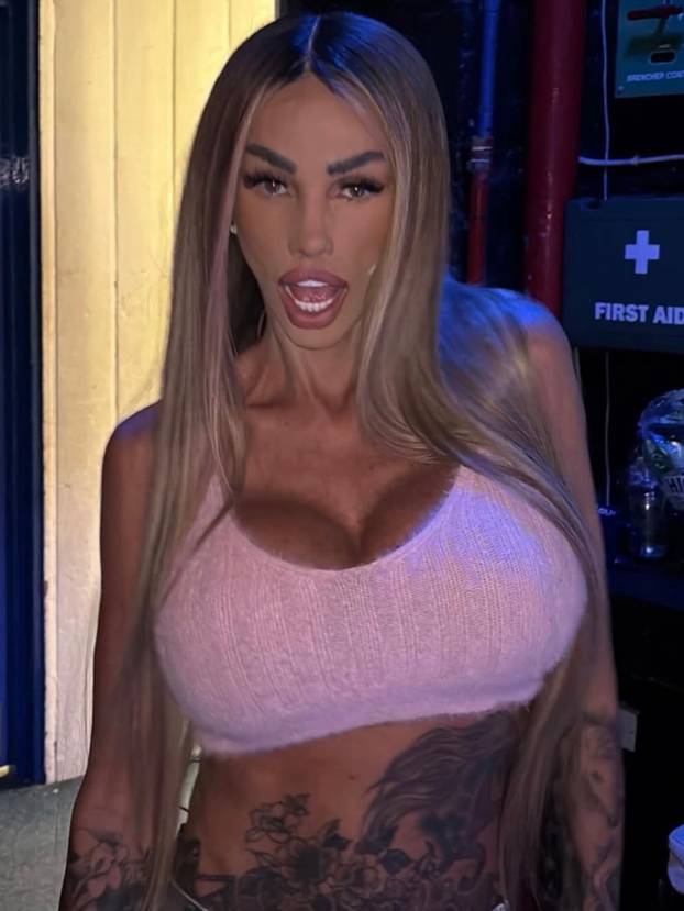 FOTO Bivši reprezentativac se uzbudio pa platio 18+ modelu da mu glumi bivšu: Htio je  spoj
