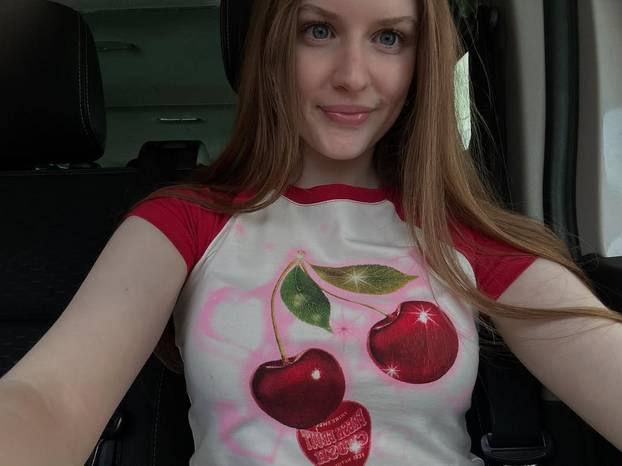 Tko su zvijezde nove hit serije 'Sram': Sjajno glume tinejdžere, neki imaju i preko 30 godina