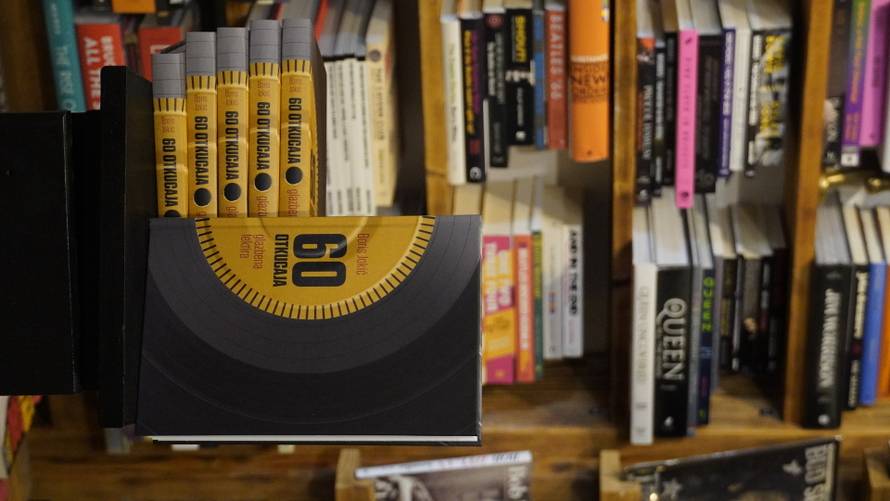 Boris Jokić predstavio glazbenu lektiru, u njoj je 60 odabranih pjesama i osobnih priča autora