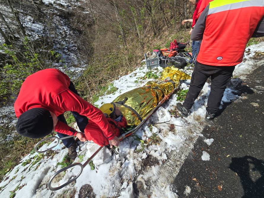HGSS u nevremenu spašavao stranca kraj Delnica, spasili i planinara na Medvednici