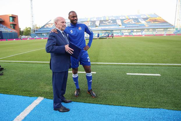 Zagreb: Atmosfera na stadionu prije početka utakmice Dinamo - Gorica