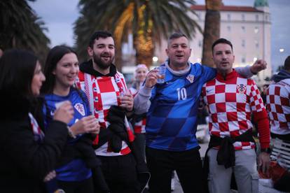 FOTO Navijačka ludnica! Hrvati i Portugalci zajedno na Rivi...