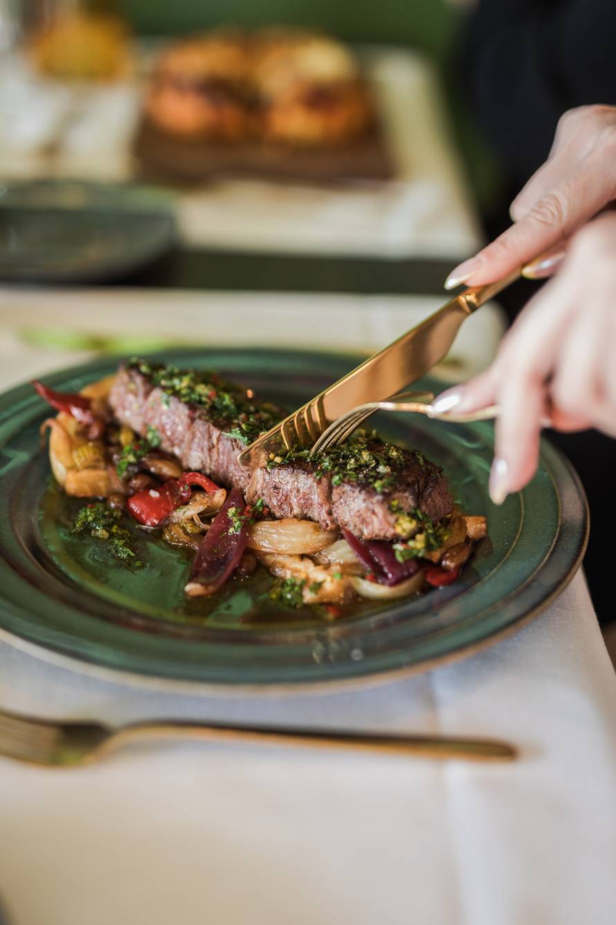 Bili smo na otvorenju Bar&Ton Rougemarin bistroa u MSU-u: Evo kakve vas delicije očekuju