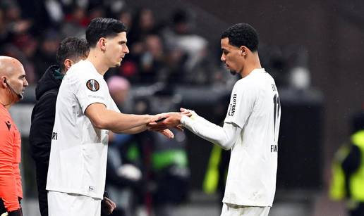 Igrač zbog kojeg je 'vatreni' pao u drugi plan napušta Eintracht?